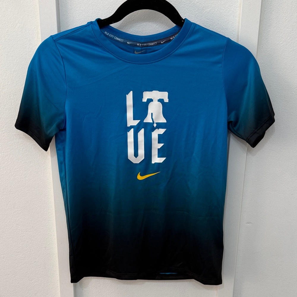 Nike Blue to Black Ombre Phillies 'LOVE' Graphic Athletic Tee